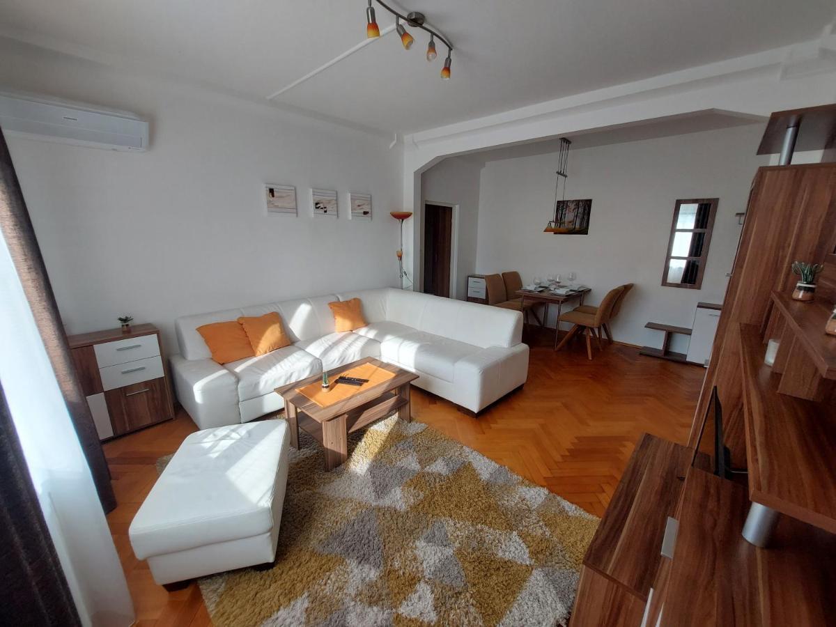 Apartman Merry Bratislava Esterno foto