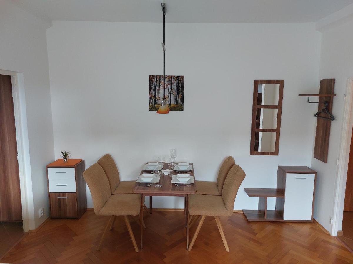Apartman Merry Bratislava Esterno foto